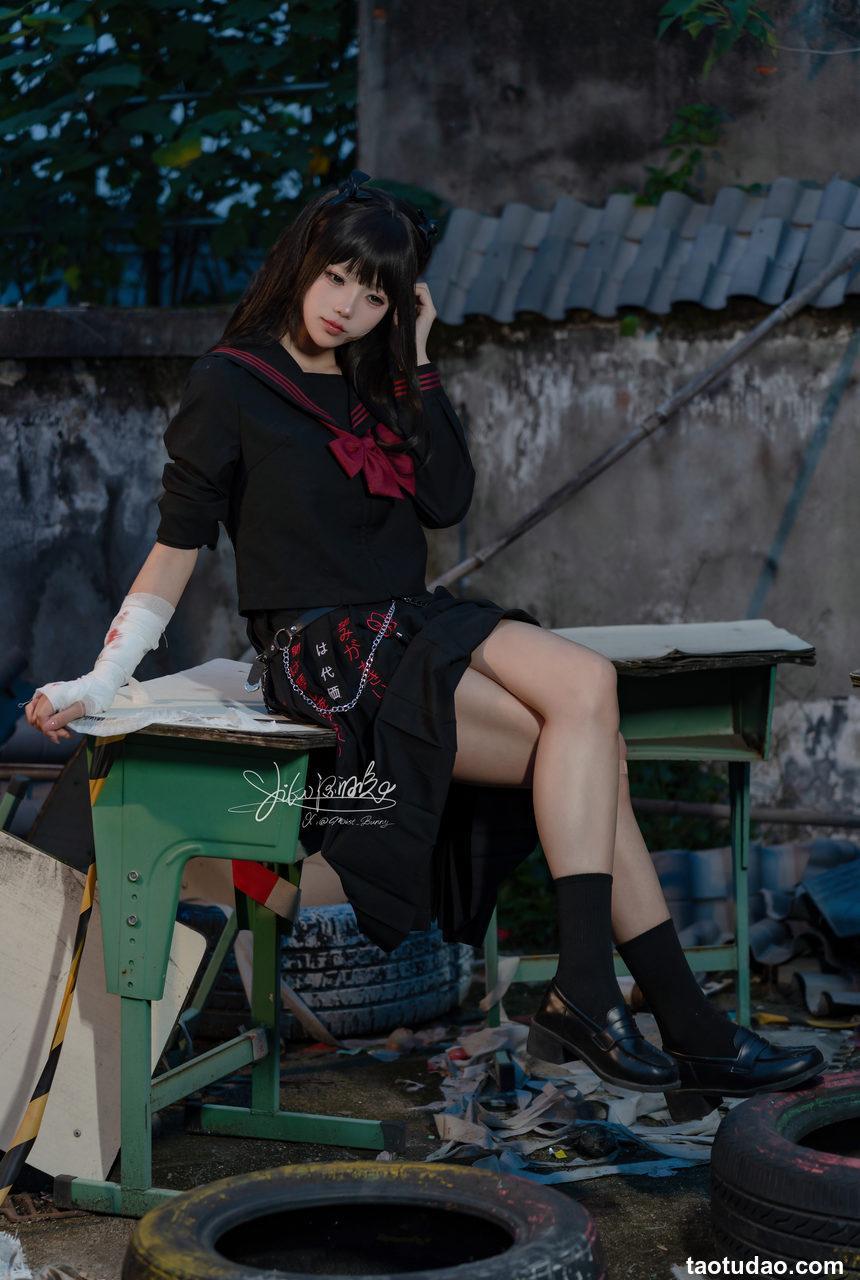 咬一口兔娘(Yiko湿润兔) –  不良女高 [73P+1V-1.79GB]