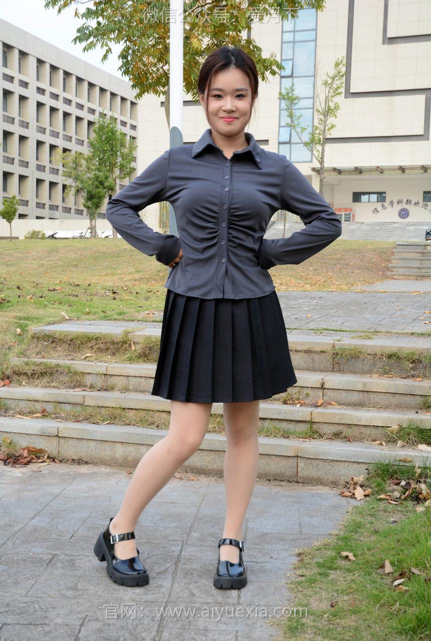 月下摄影 NO.006 茜茜~灰色小JK 这身灰色小JK被我穿出了正装的感觉！[100P+1V／3.09GB]