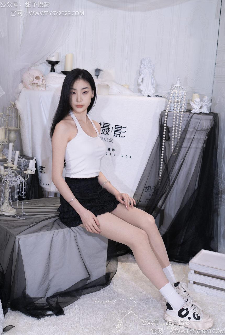 甜予摄影 NO.076 小狸-帆布鞋、白棉袜、肉丝（脚尖加固款）[126P+2V／9.61GB]