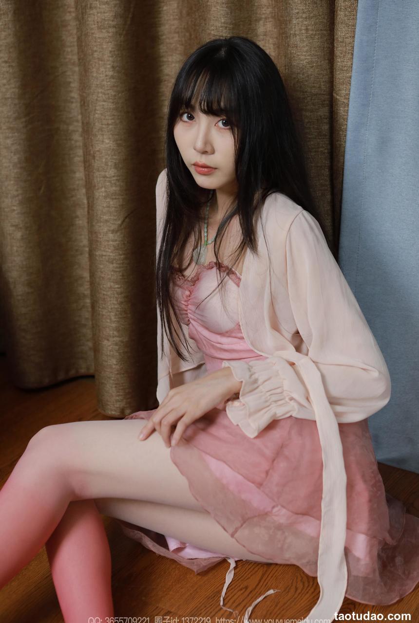 [IESS异思趣向] 2024.08.04 丝享家 1811 团团《粉白渐变（上）》[81P-82.3M]