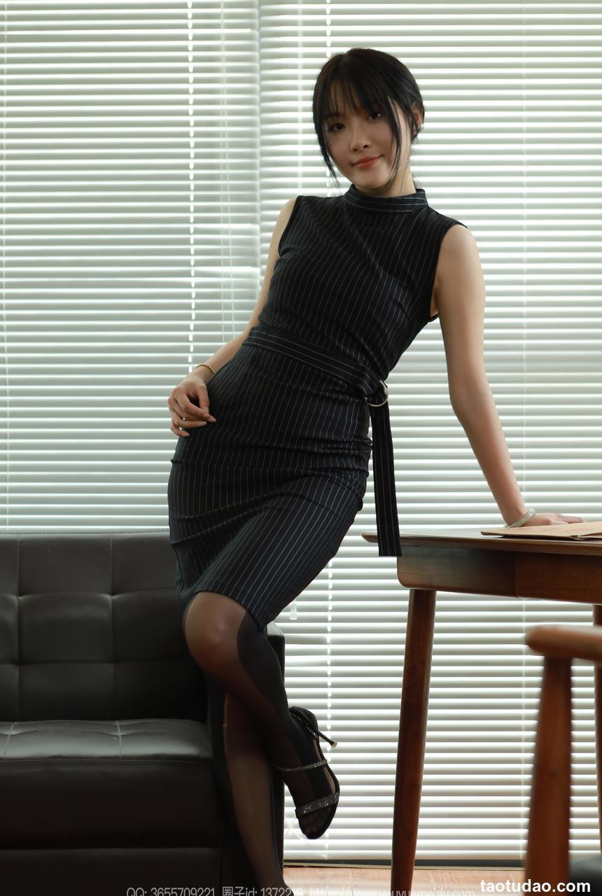 [IESS异思趣向] 2024.09.10 丝享家 1842 婉萍《条纹包臀裙》[89P-78MB]