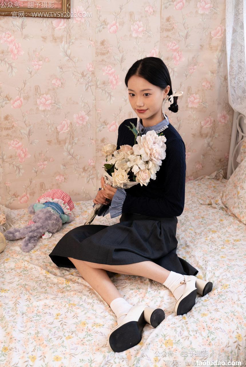 甜予摄影 NO.105 齐齐-高跟鞋、白棉袜、裸足[128P+2V／10.1GB]