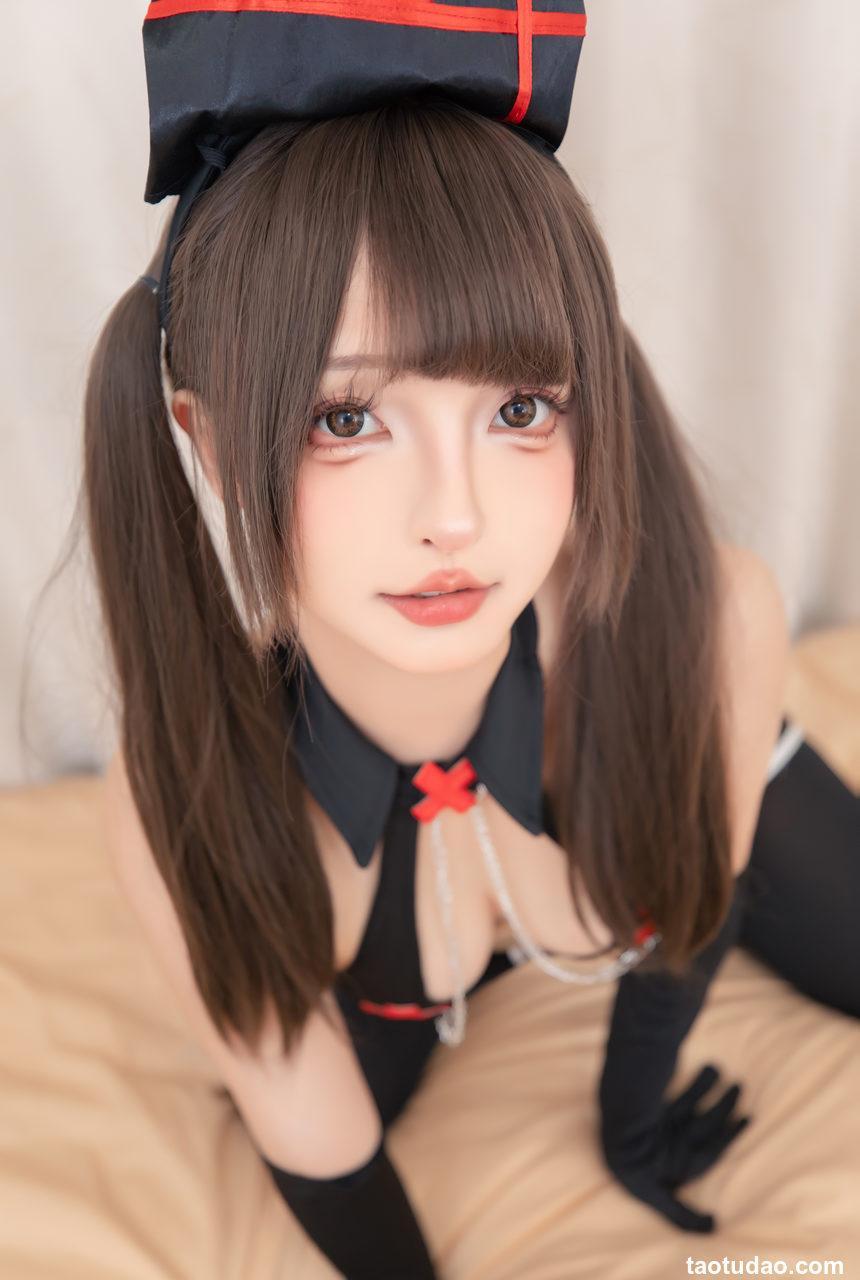 神楽坂真冬 – 黑兔护士 [75P+2V-261MB]