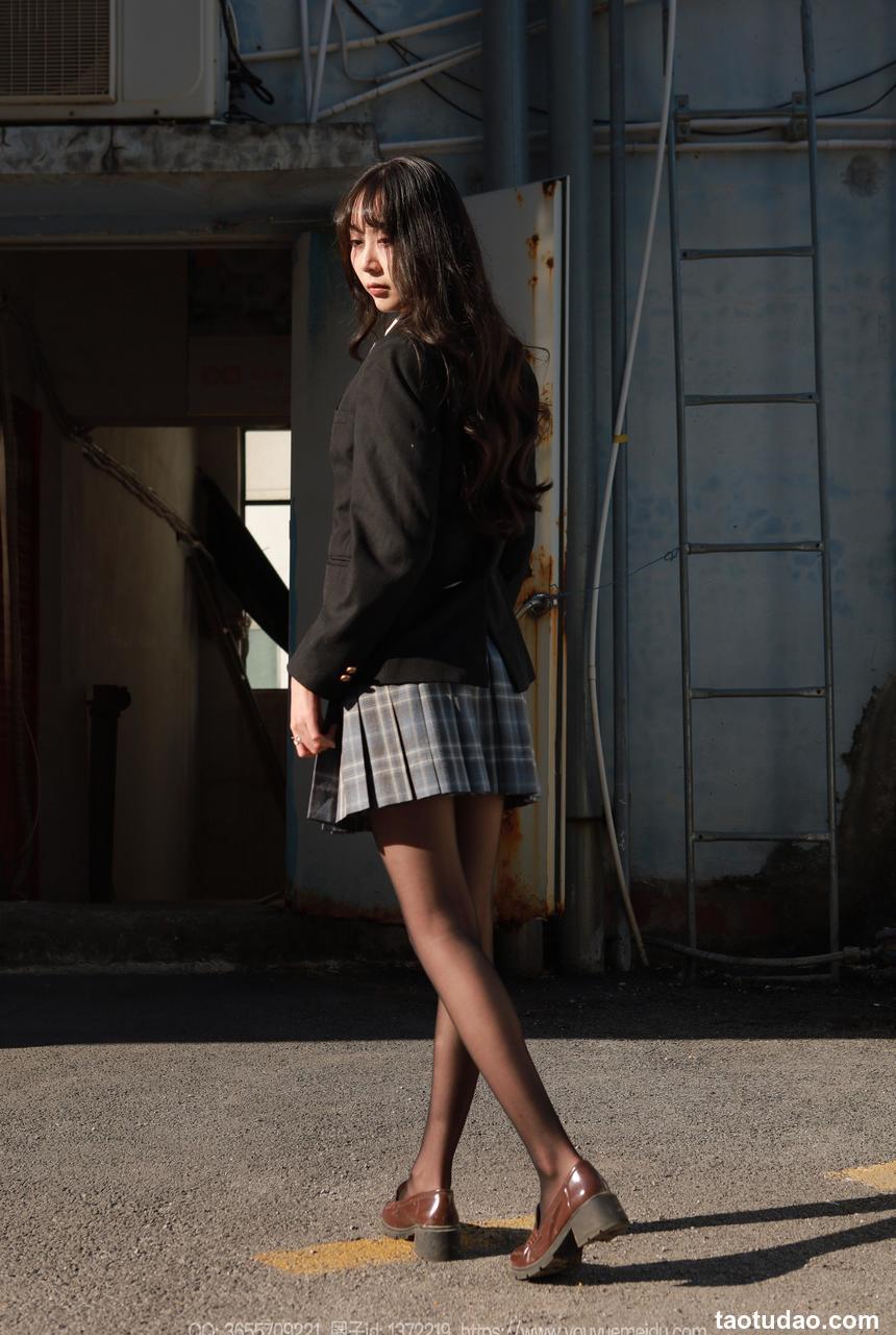 [IESS异思趣向] 2024.12.05 丝享家 1916 团团《阳光嘿丝》[88P-111MB]