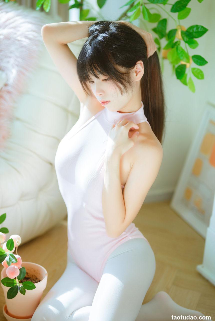 三無人型-白丝桃子[60P-171MB]