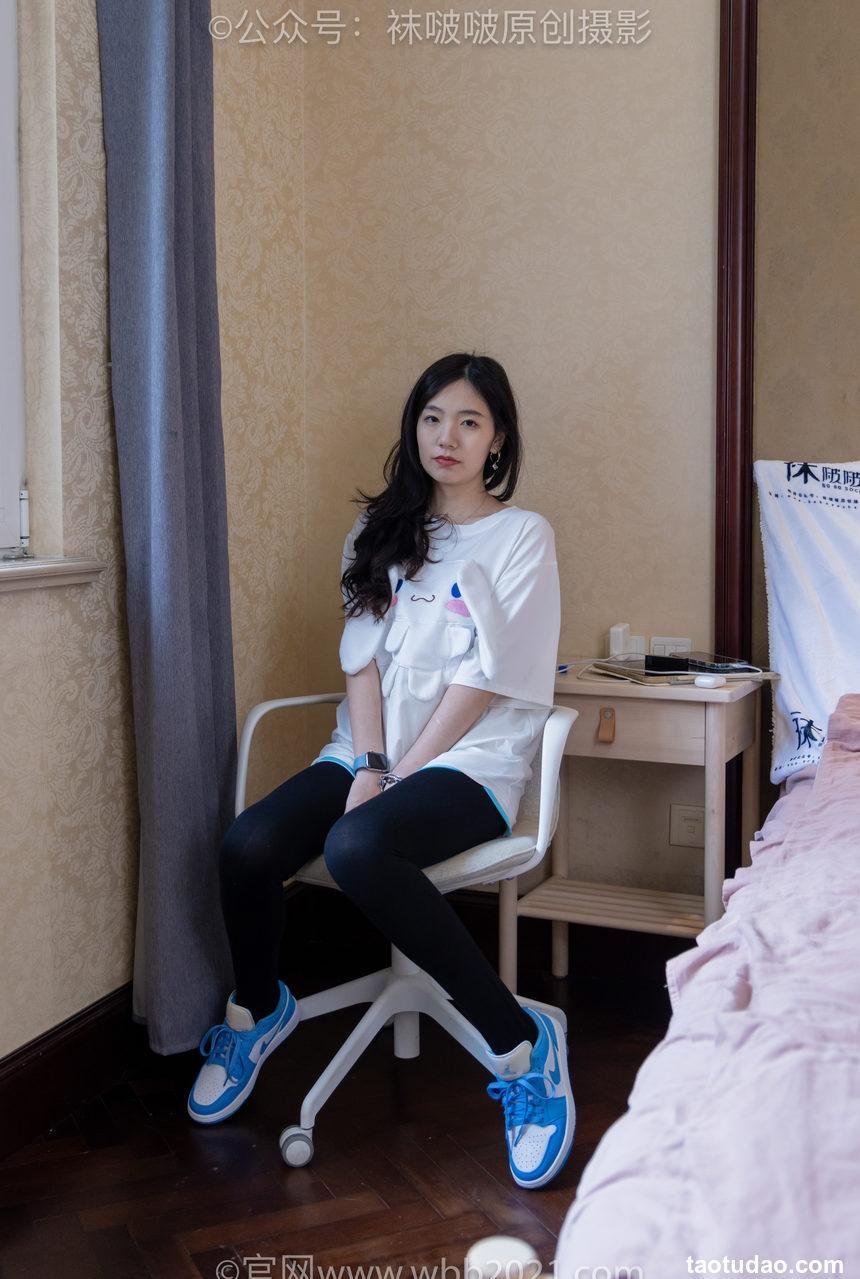 [BoBoSocks袜啵啵]NO.516 小甜豆-板鞋、厚黑色踩脚裤袜、白棉袜[145P+1V／7.18GB]