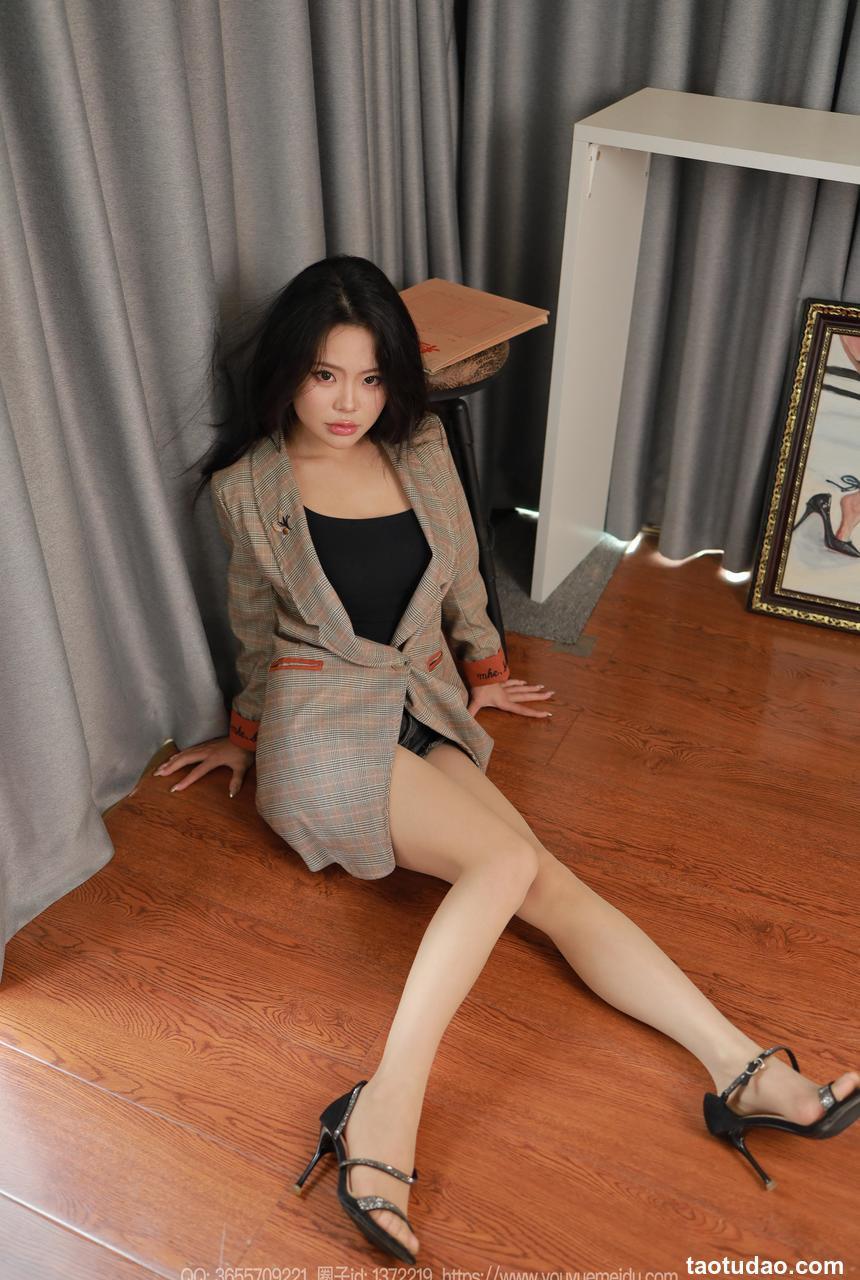 [IESS异思趣向] 2025.02.19 丝享家 1981 兔兔《柔软肉丝》[87P-101MB]