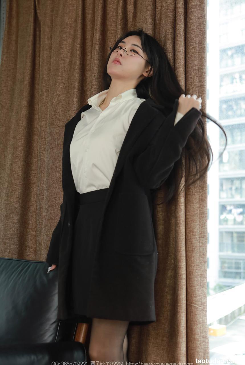 [IESS异思趣向] 2024.12.29 丝享家 1936 小宝《黑色外套（下）》[66P55MB]