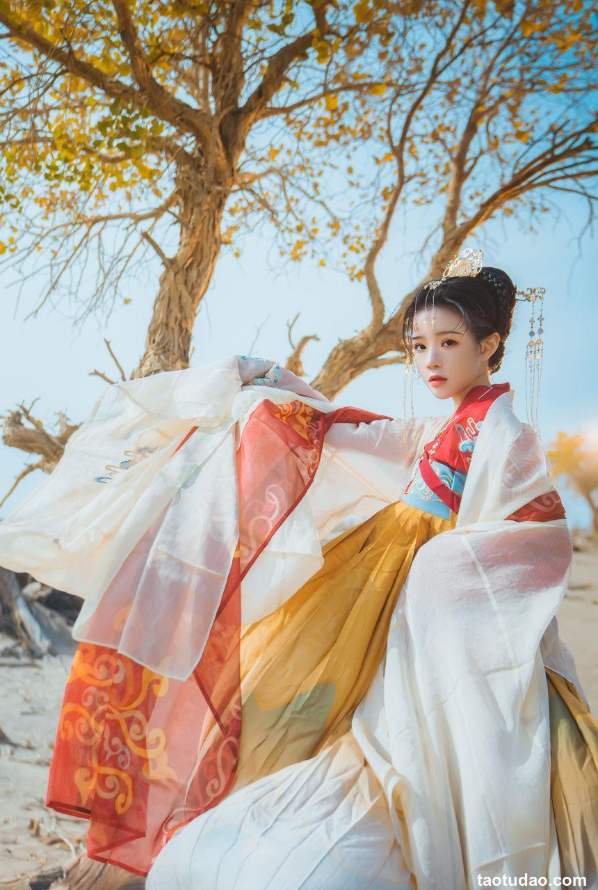 桜桃喵 – 惊鸿 [15P-375MB]