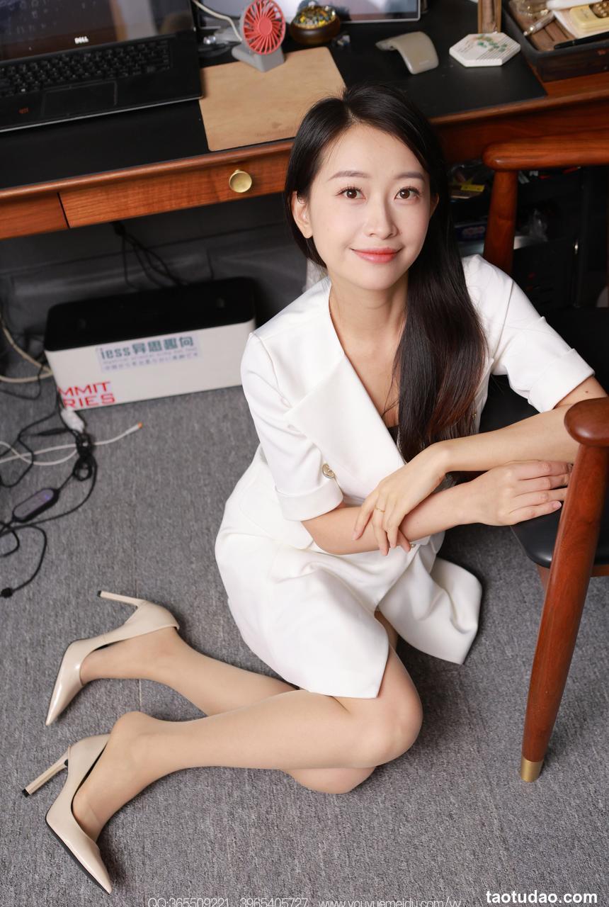 [IESS异思趣向] 2025.10.10 丝享家 2181 小婕《白衣天使》[88P-90MB]