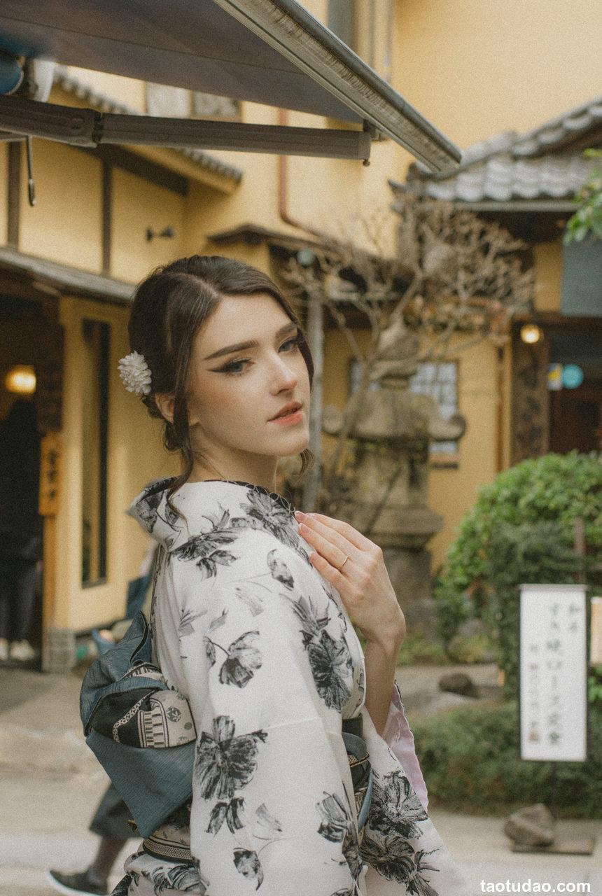 Candy Ball –  kimono[39P-5V-474.9M]