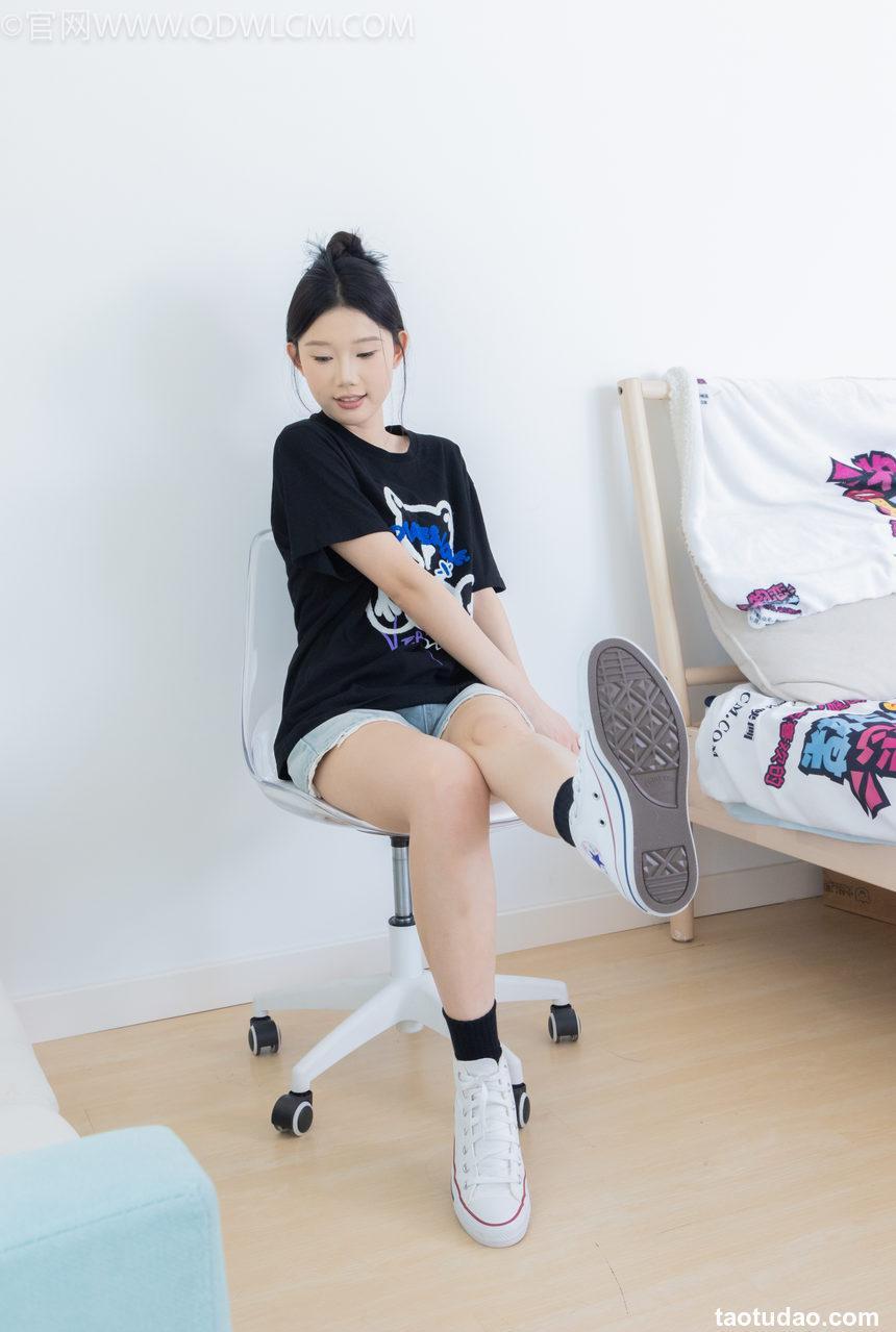 物恋传媒 No.2324 小竹-匡威帆布鞋、白棉袜、黑棉袜 [166P1V-4.78GB]