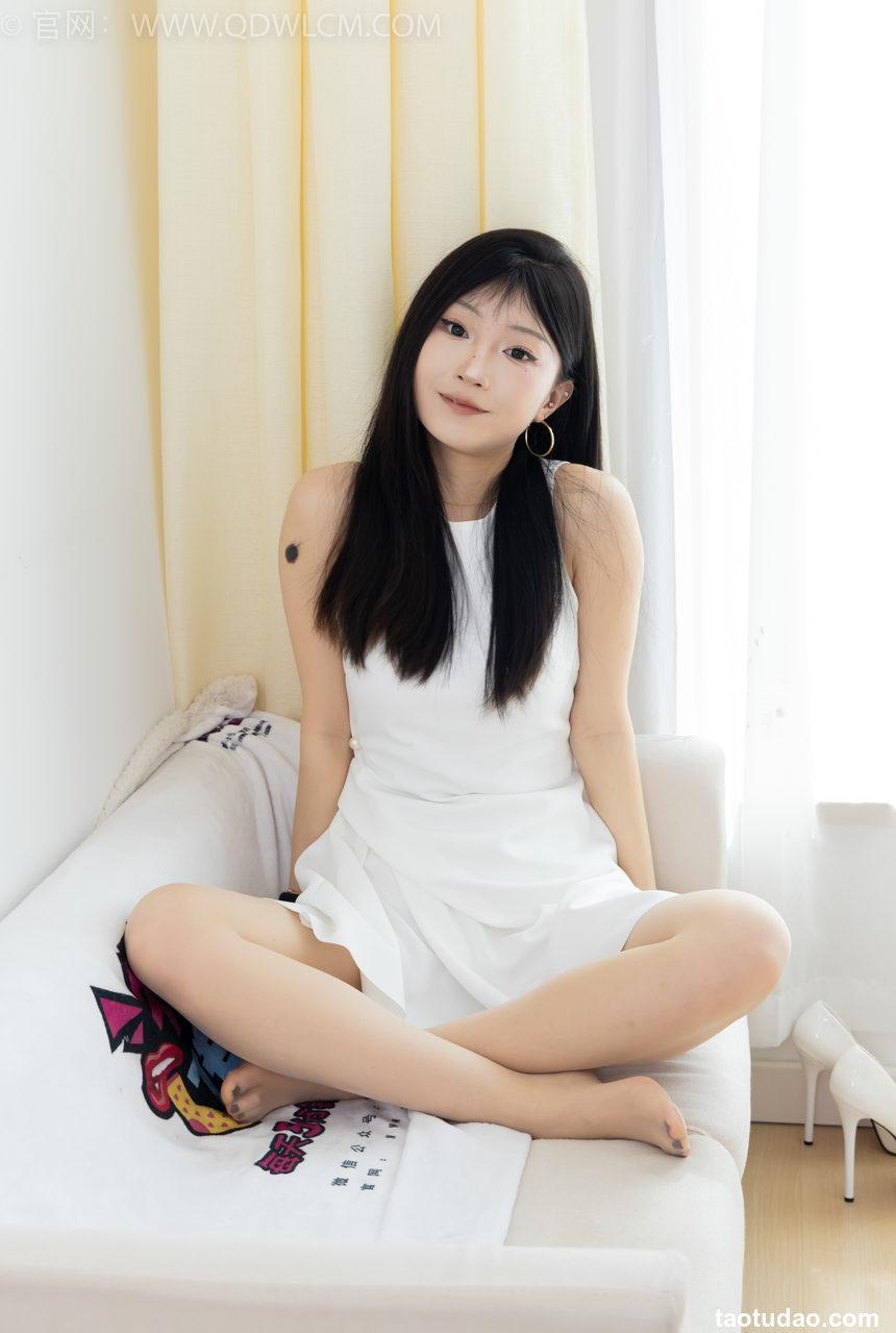 物恋传媒 NO.2311 嘟嘟-高跟鞋、薄肉丝（脚尖透明款）、气垫梳老头乐挠脚剧情[170P-1V-6.32G]