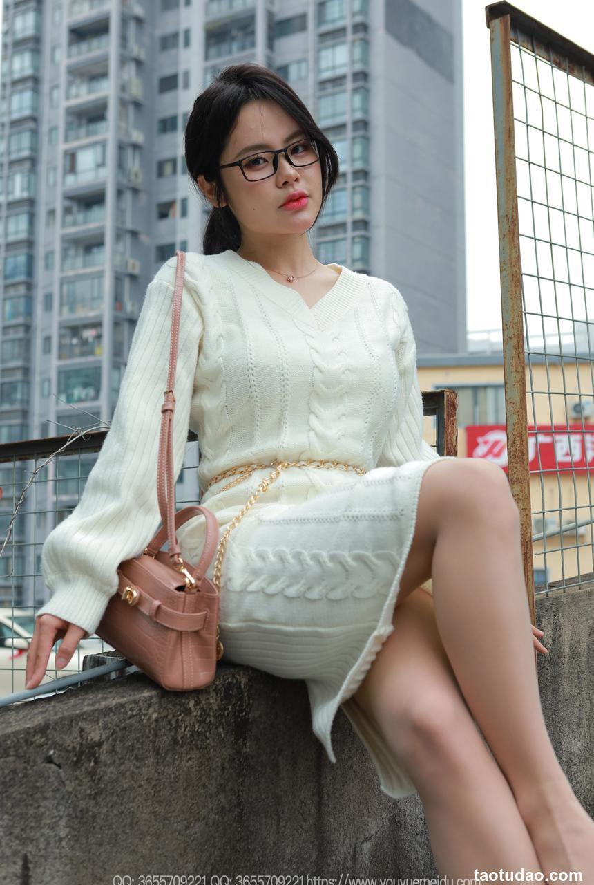 [IESS异思趣向] 2025.03.10 丝享家 1997 兔兔《高开衩包臀裙》[88P-80.4M]