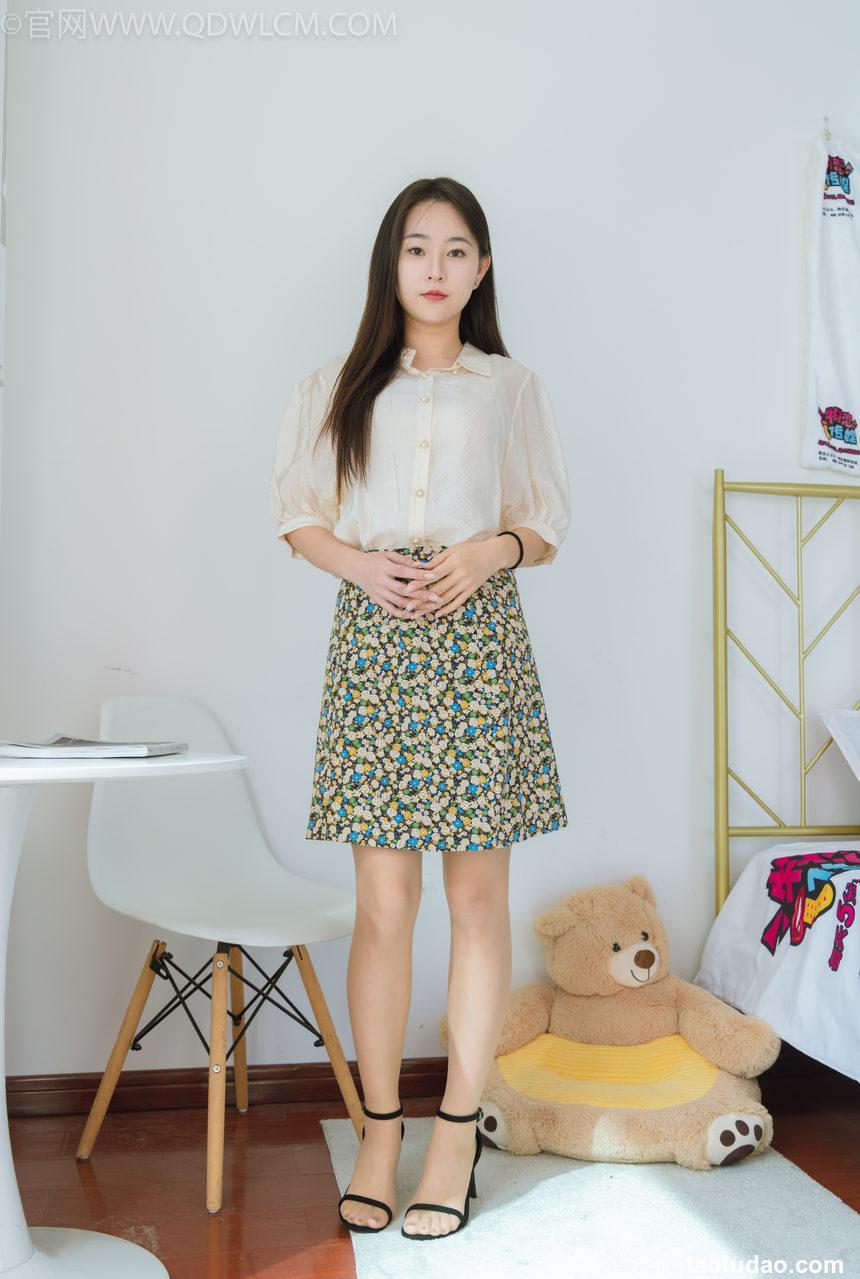 物恋传媒 NO.2277 美兔-三双高跟鞋、薄肉丝（脚尖微加固款）、裸足（红色美甲）[140P-1V-6.69G]