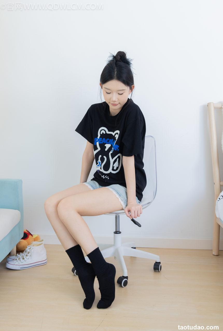 物恋传媒 No.2324 小竹-匡威帆布鞋、白棉袜、黑棉袜 [166P1V-4.78GB]