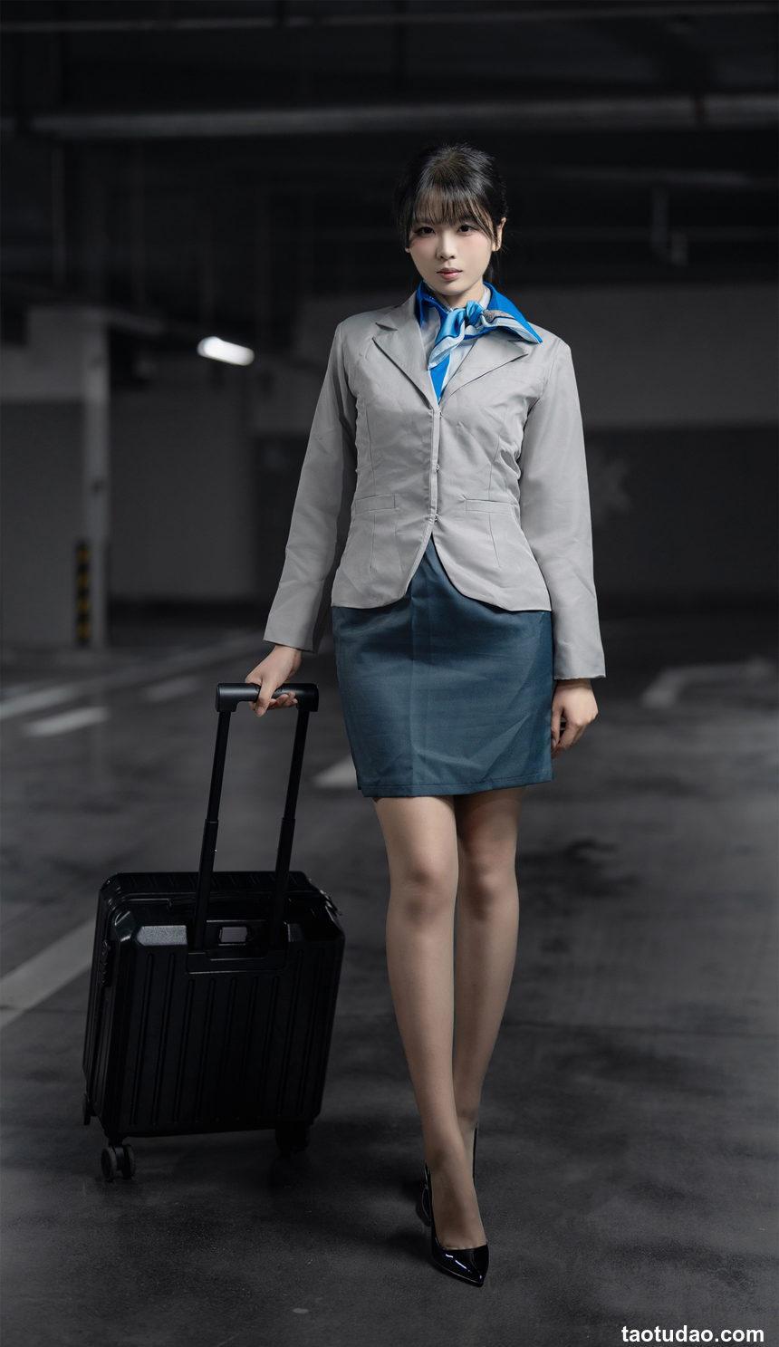 轩萧学姐 空姐车库 [28P+1V-1.79G]