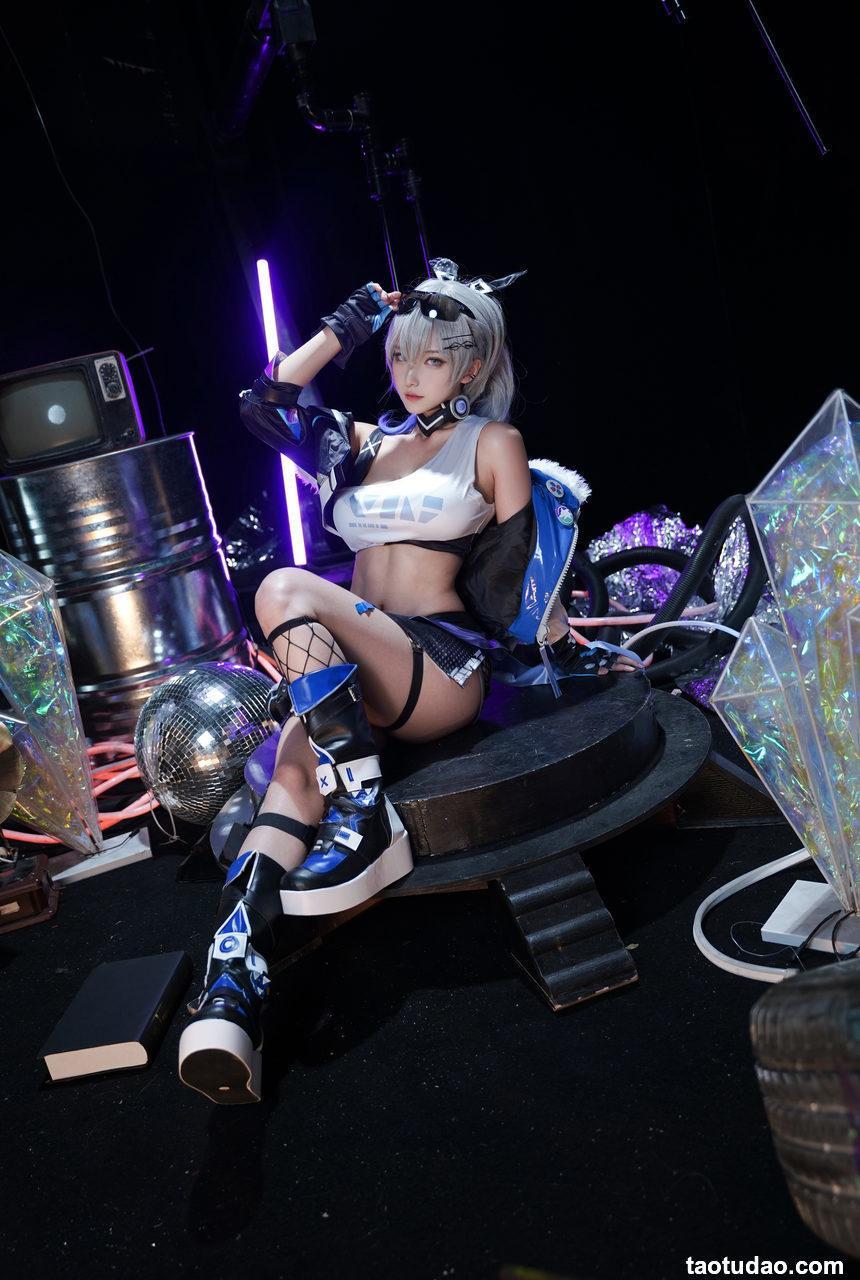 Seya-狮砸 –  崩坏：星穹铁道 银狼 [9P-112MB]