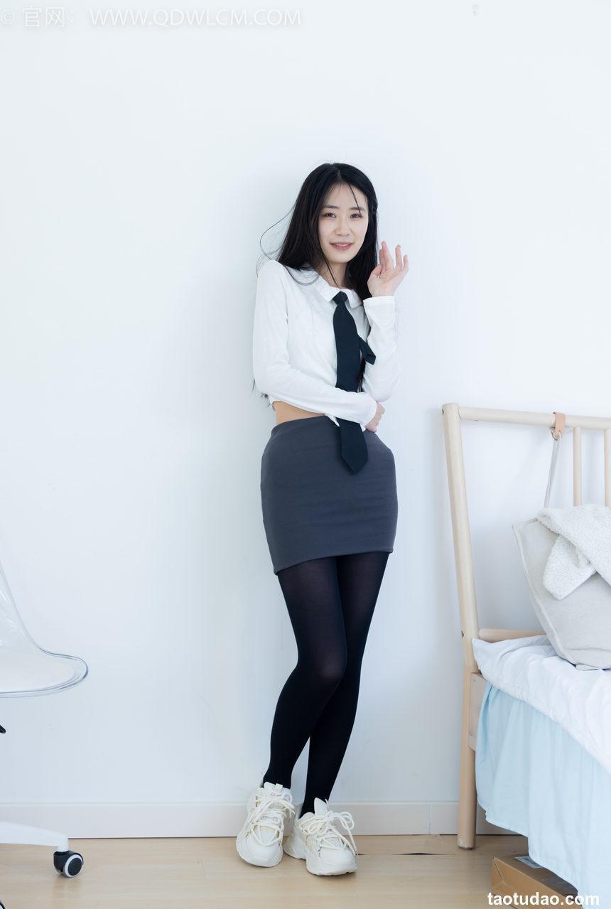 物恋传媒 No.2346 菜菜-运动鞋、厚黑丝、裸足 [167P1V-3.57GB]