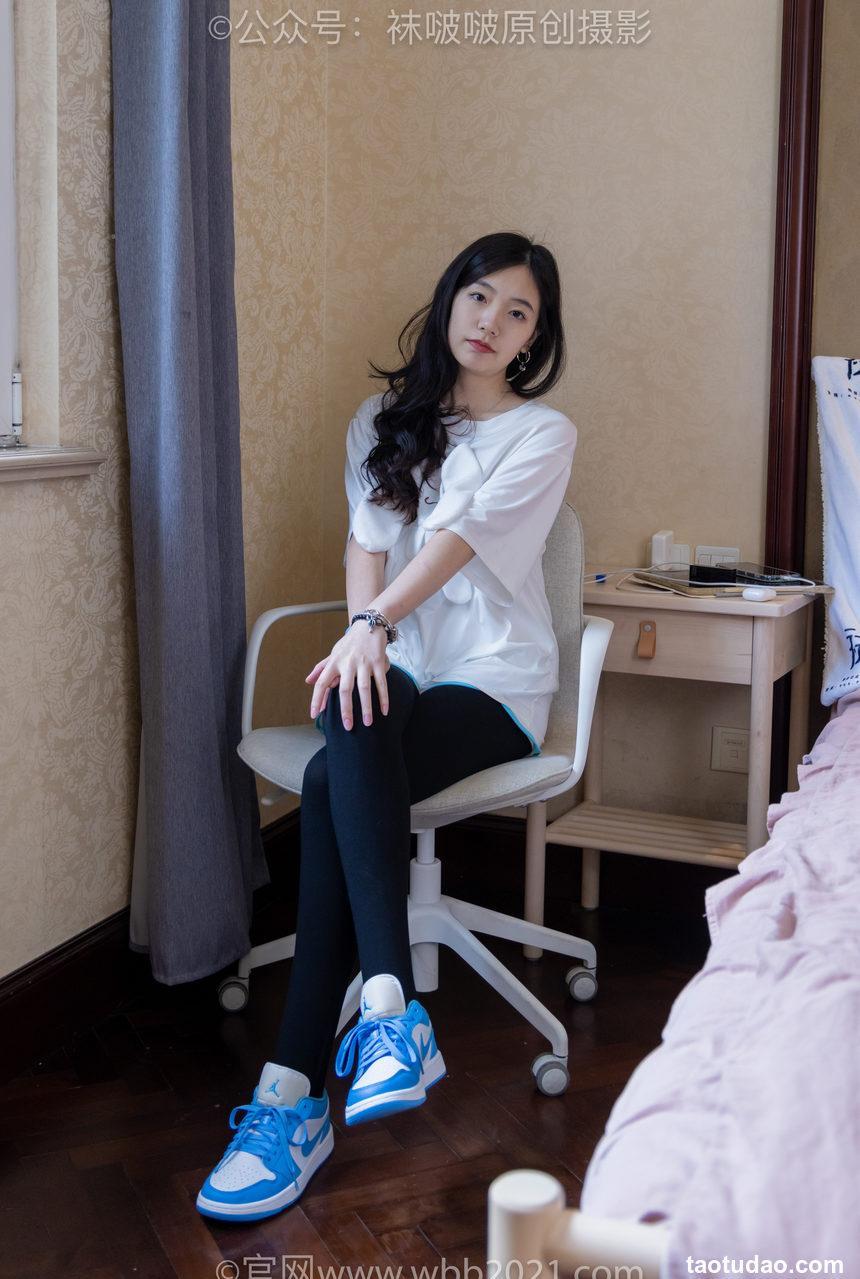 [BoBoSocks袜啵啵]NO.516 小甜豆-板鞋、厚黑色踩脚裤袜、白棉袜[145P+1V／7.18GB]