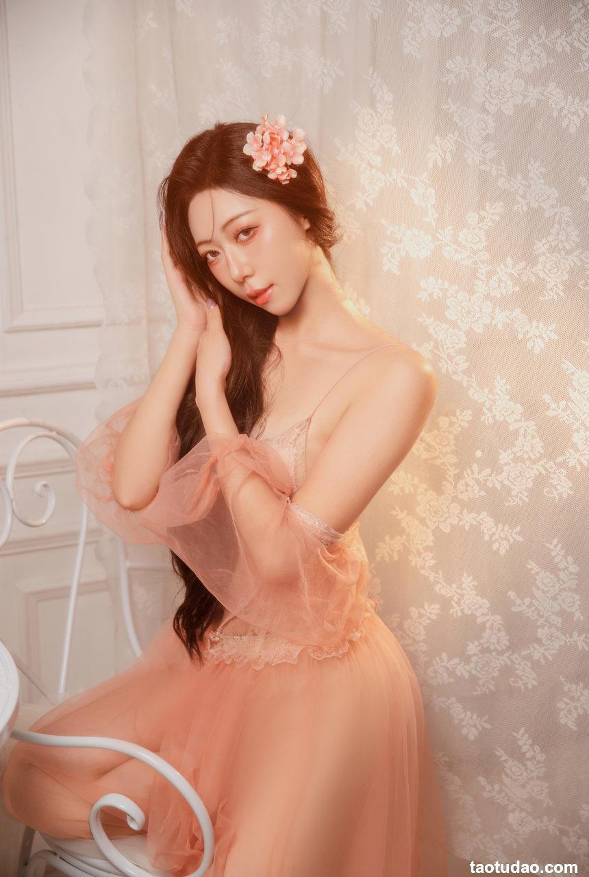 Money冷冷 –  仙女粉氛围感写真 [30P-391M]