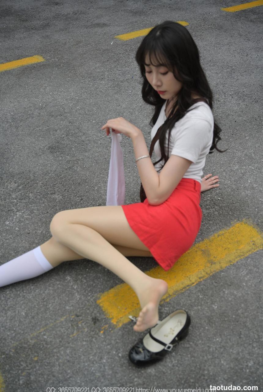 [IESS异思趣向] 2025.05.16 丝享家 2055 团团《红裙子（上）》[87P-157.3M]