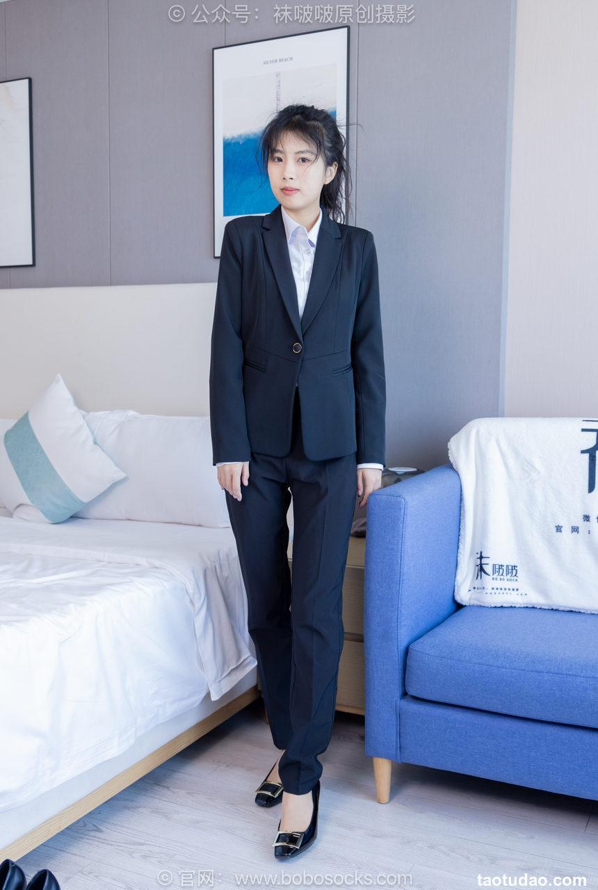 [BoBoSocks袜啵啵]NO.489 奶油 两双高跟鞋、薄肉丝、ol制服裤里丝、黑色美甲[151P+1V／7.76GB]