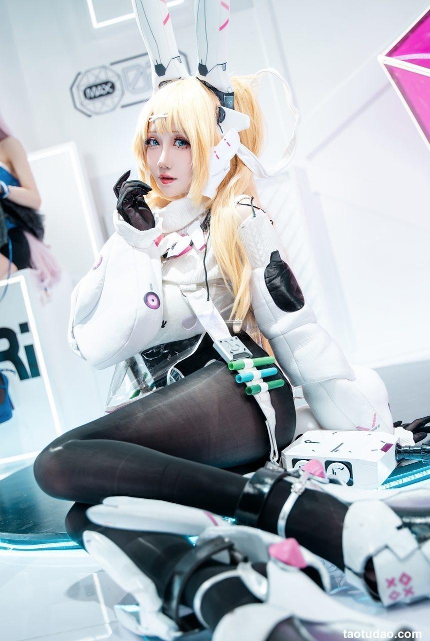 焖焖碳 – 交错战线 莉普斯 [18P-36MB]