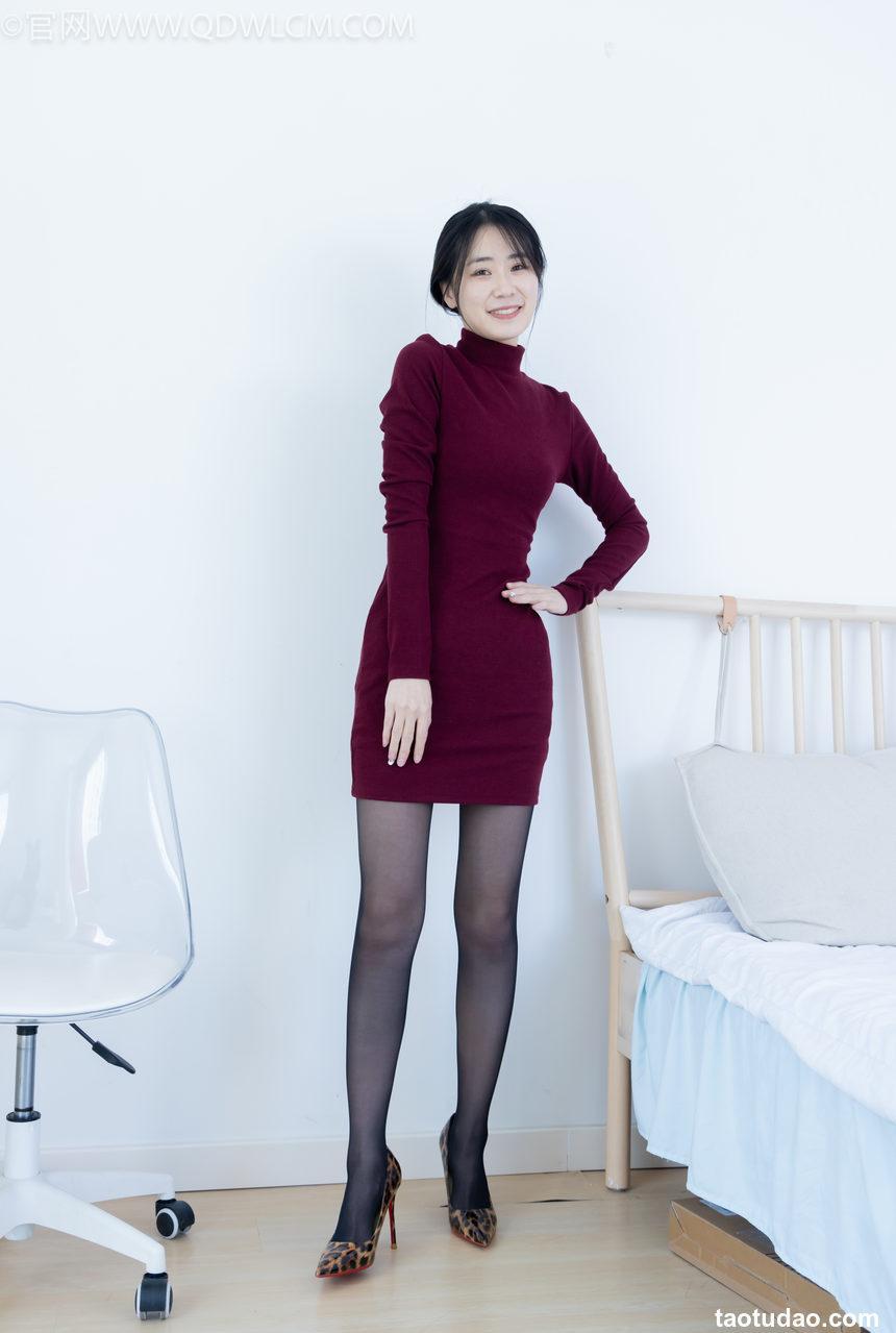 物恋传媒 No.2331 菜菜-高跟鞋、薄黑丝、裸足 [352P1V-8.07GB]