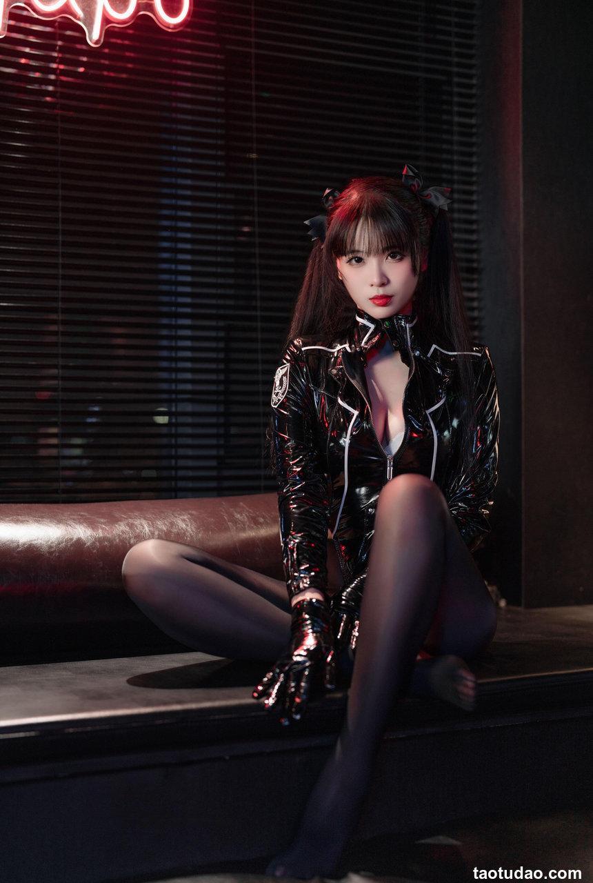 轩萧学姐-黑丝通讯官 [60P-286MB]