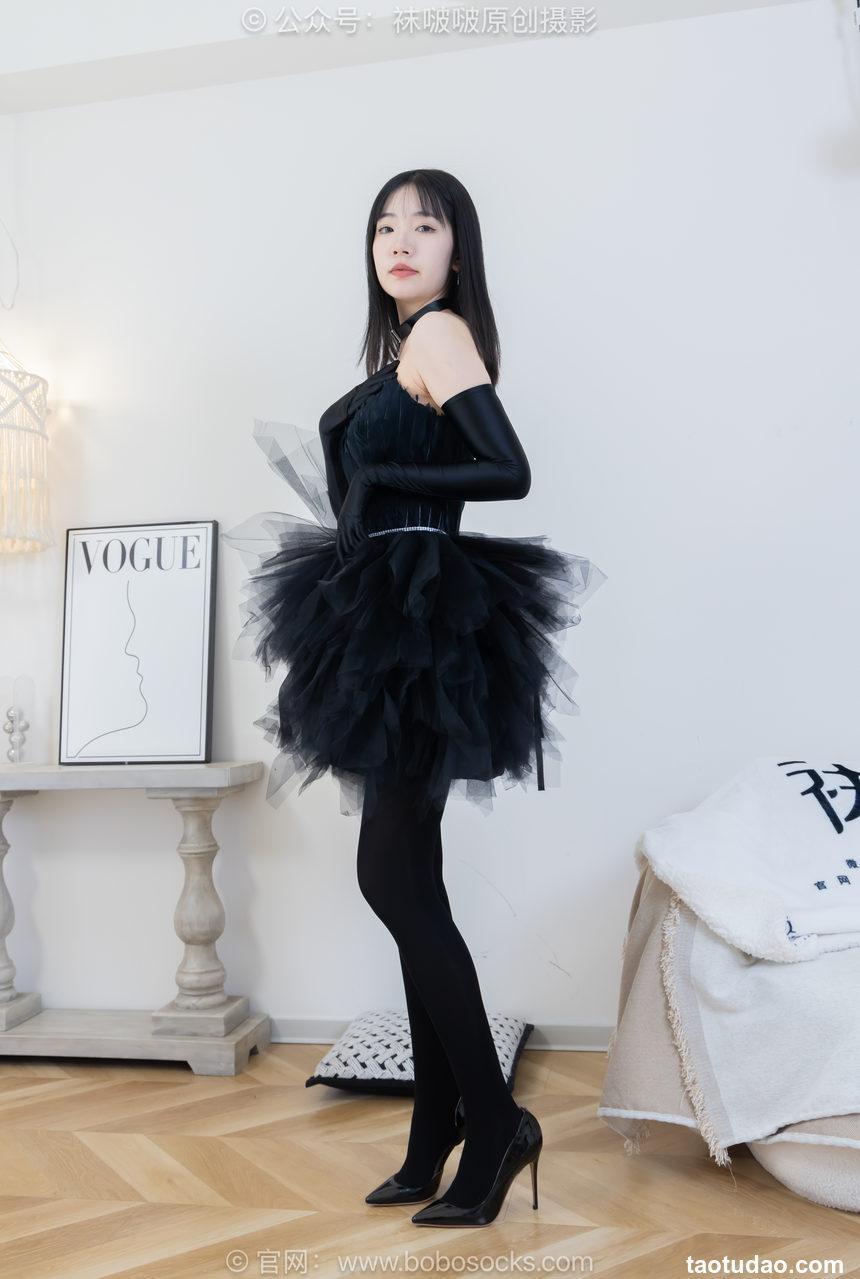 [BoBoSocks袜啵啵]NO.487 小甜豆 高跟鞋、油亮厚黑丝、黑色丝手套[145P+1V／5.59GB]