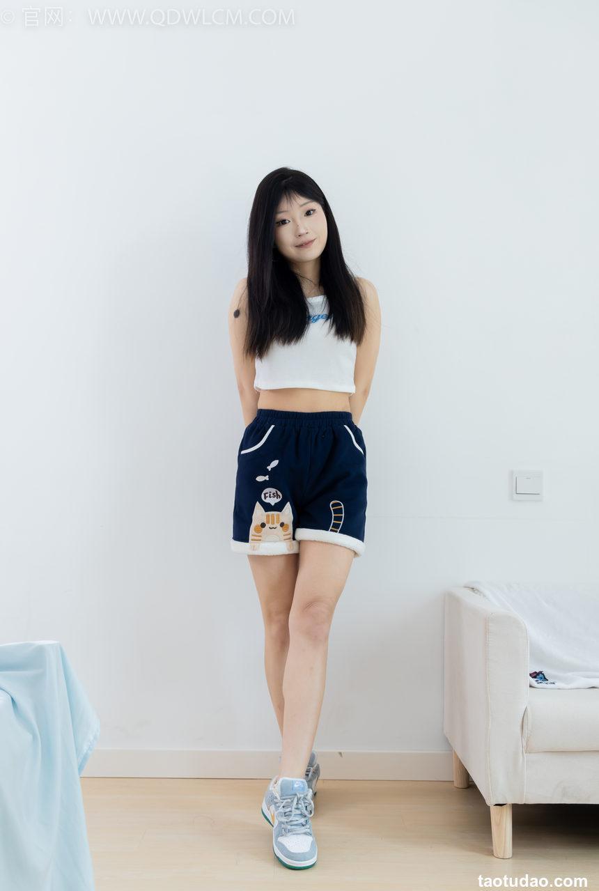 物恋传媒 No.2341 嘟嘟-板鞋、白棉袜、裸足、裸足涂精油 [190P1V-3.71GB]