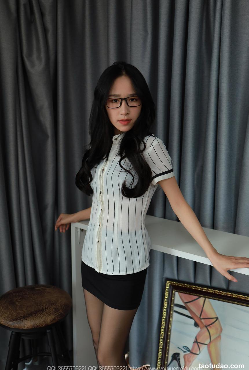 [IESS异思趣向] 2025.03.13 丝享家 2000 美子《黑丝眼镜妹》[90P-98.4M]