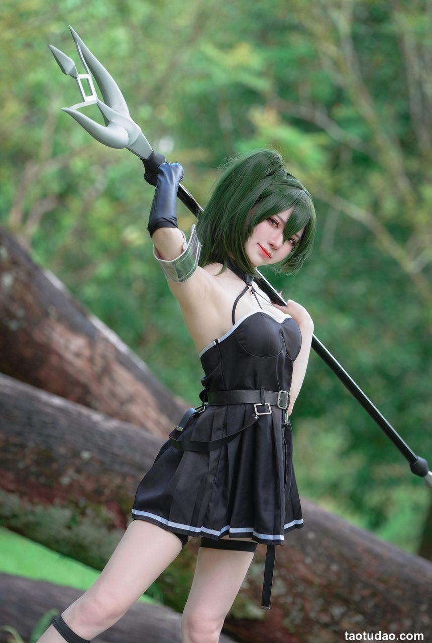 Sally Dorasnow – Ubel[32P-359.8M]