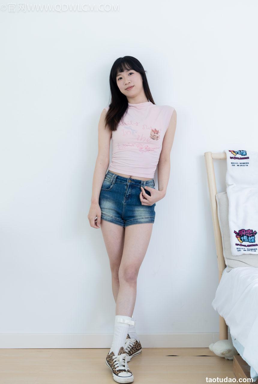 物恋传媒 NO.2319 小左-帆布鞋、白棉袜、裸足[155P-1V-3.51G]