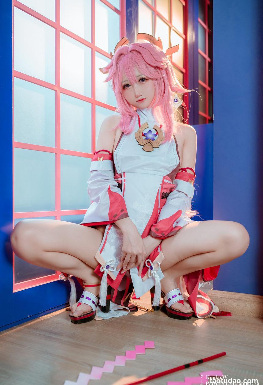 Kuuko W – NO.203 Yae Miko[38P-460.9M]