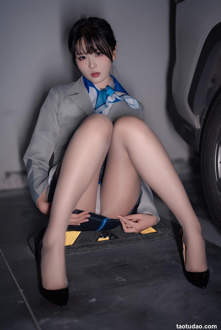 轩萧学姐 空姐车库 [28P+1V-1.79G]