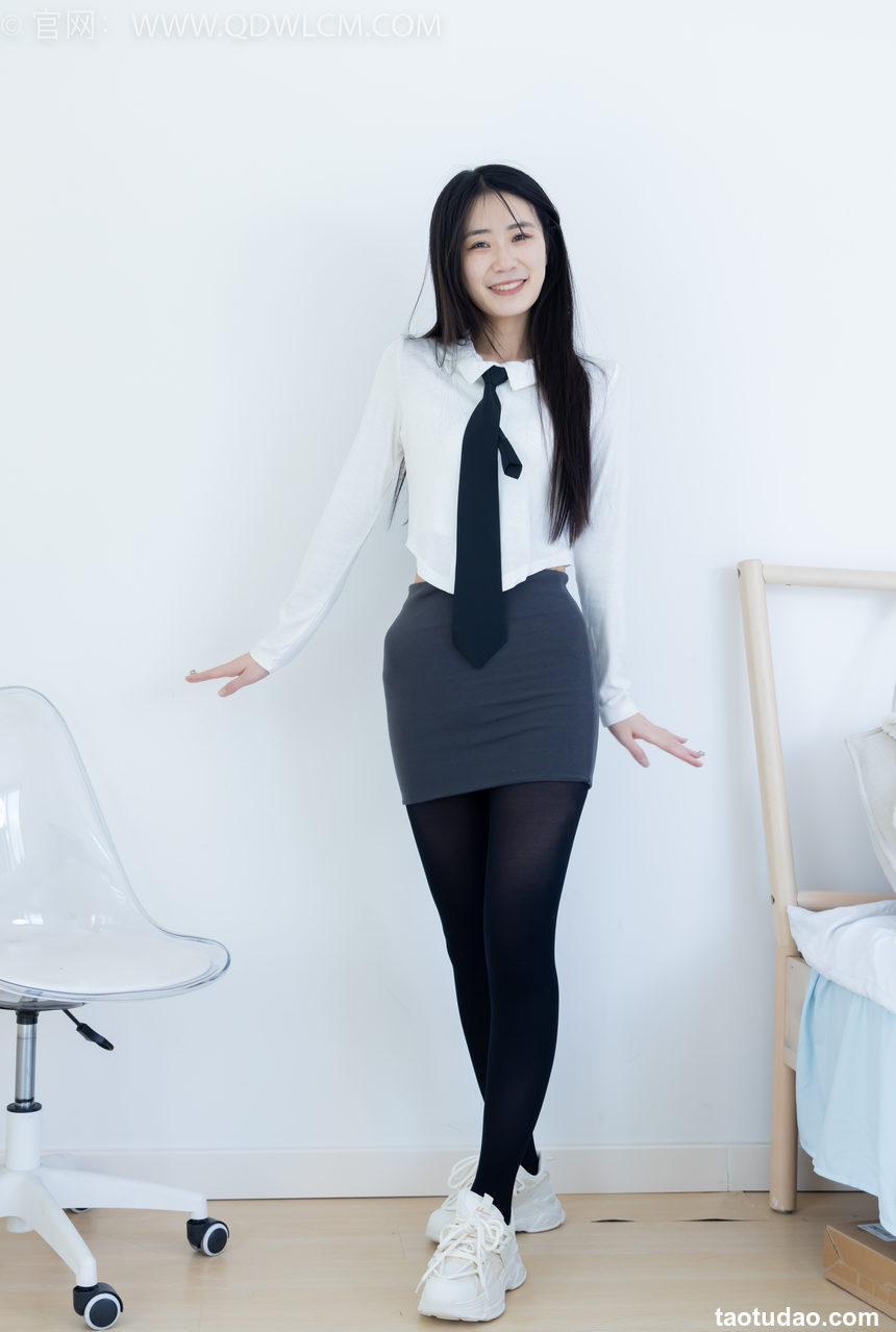 物恋传媒 No.2346 菜菜-运动鞋、厚黑丝、裸足 [167P1V-3.57GB]