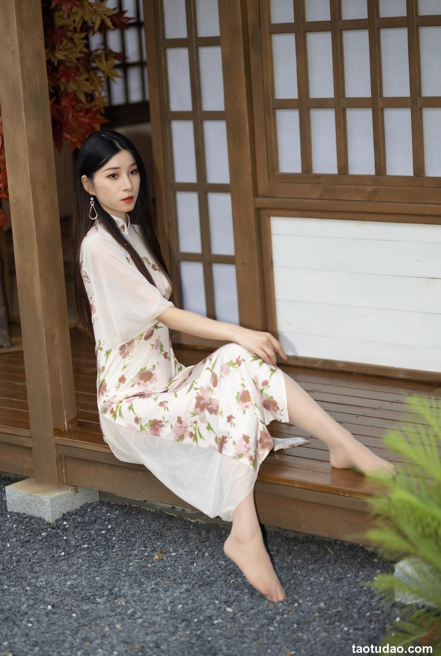 [尤蜜丝]穿搭写真 NO.146[35P+1V／0.98GB]