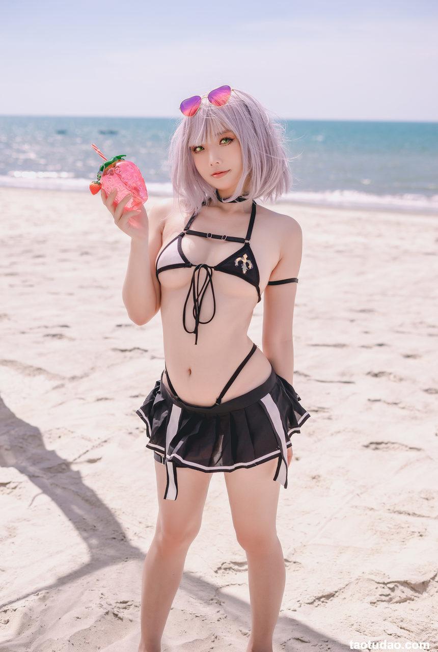 Messie Huang –  Shirogane Noel Swimsuit[20P-59.8M]