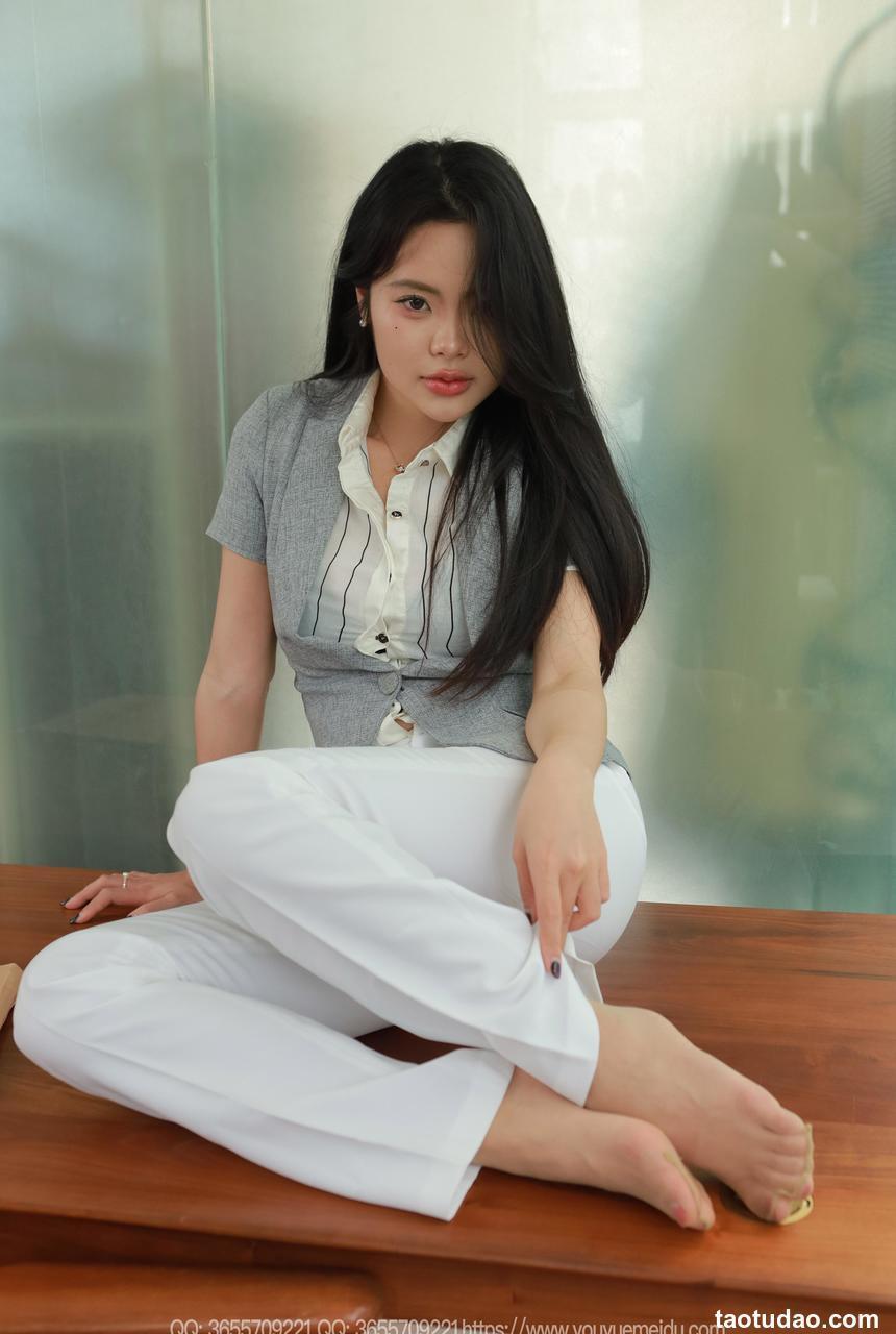 [IESS异思趣向] 2025.04.23 丝享家 2035 兔兔《白色裤里丝》[84P-61MB]