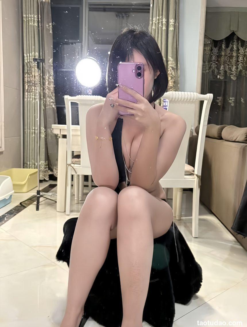 鹅鹅_连体比基尼泳装 [21P+7V-101MB]