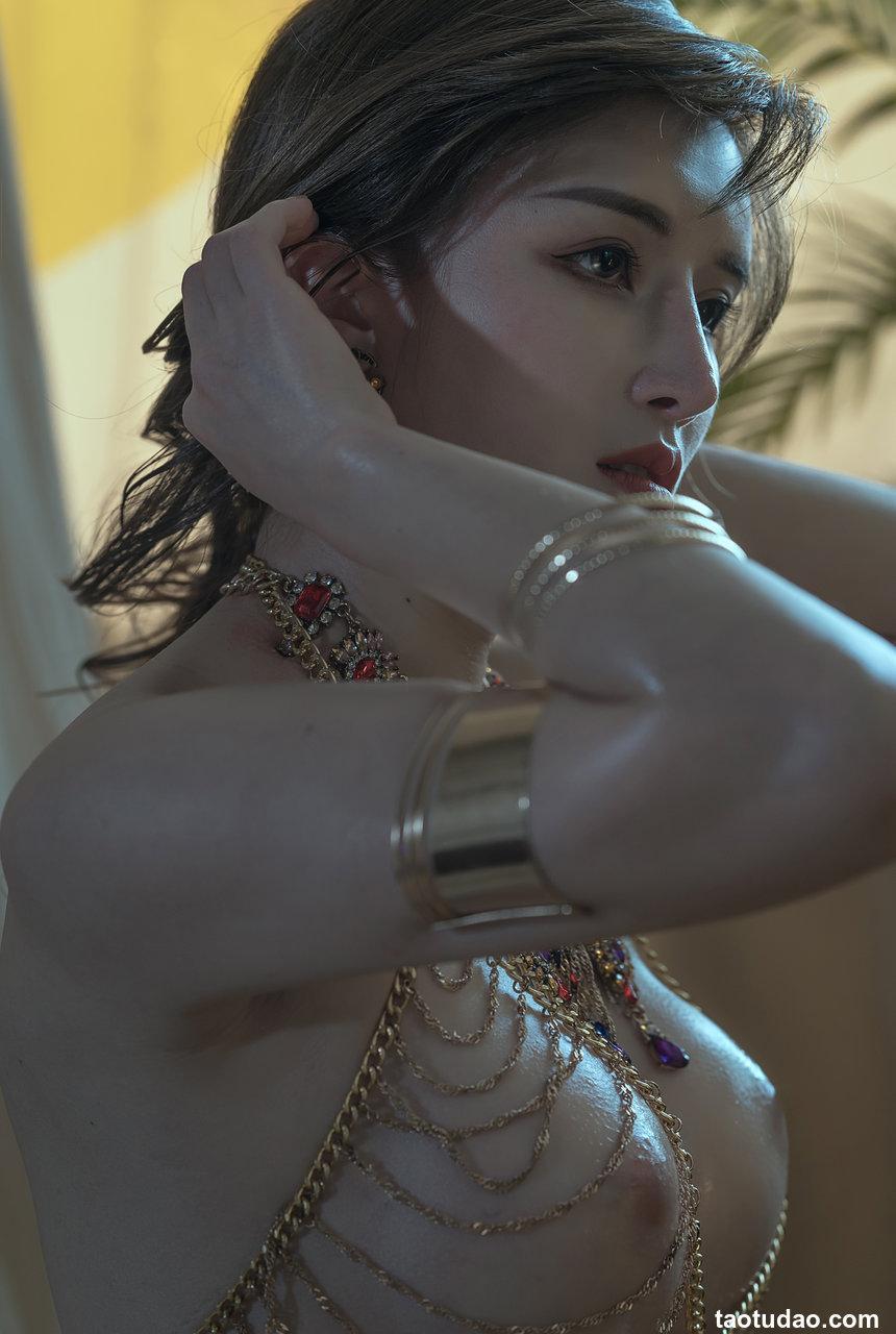 鹿八岁baby –  神明少女[43P-439.4M]