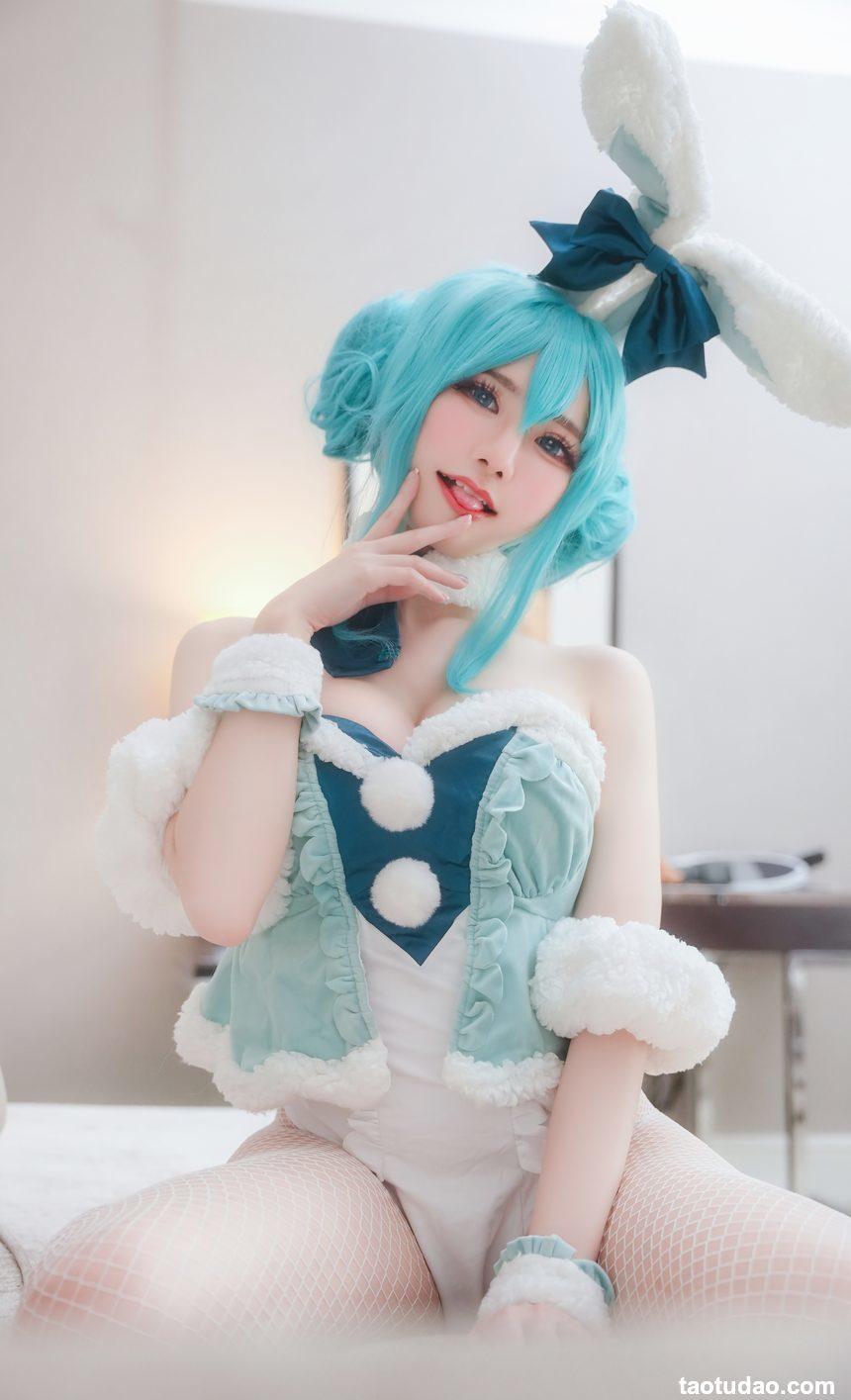 Sally Dorasnow – Miku bunnygir [20P-109MB]