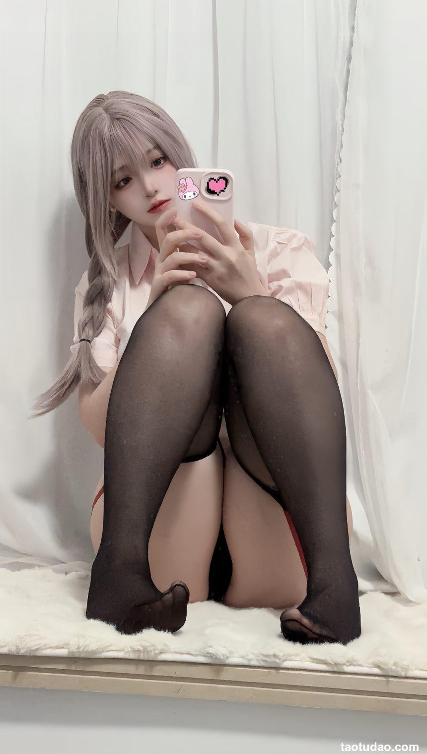 疯猫ss –  紫色麻花辫 [15P-21MB]