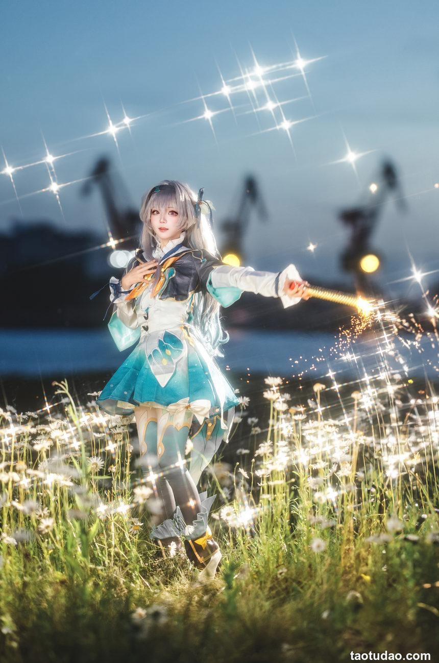 花柒Hana –  崩坏：星穹铁道 流萤[18P-112.5M]