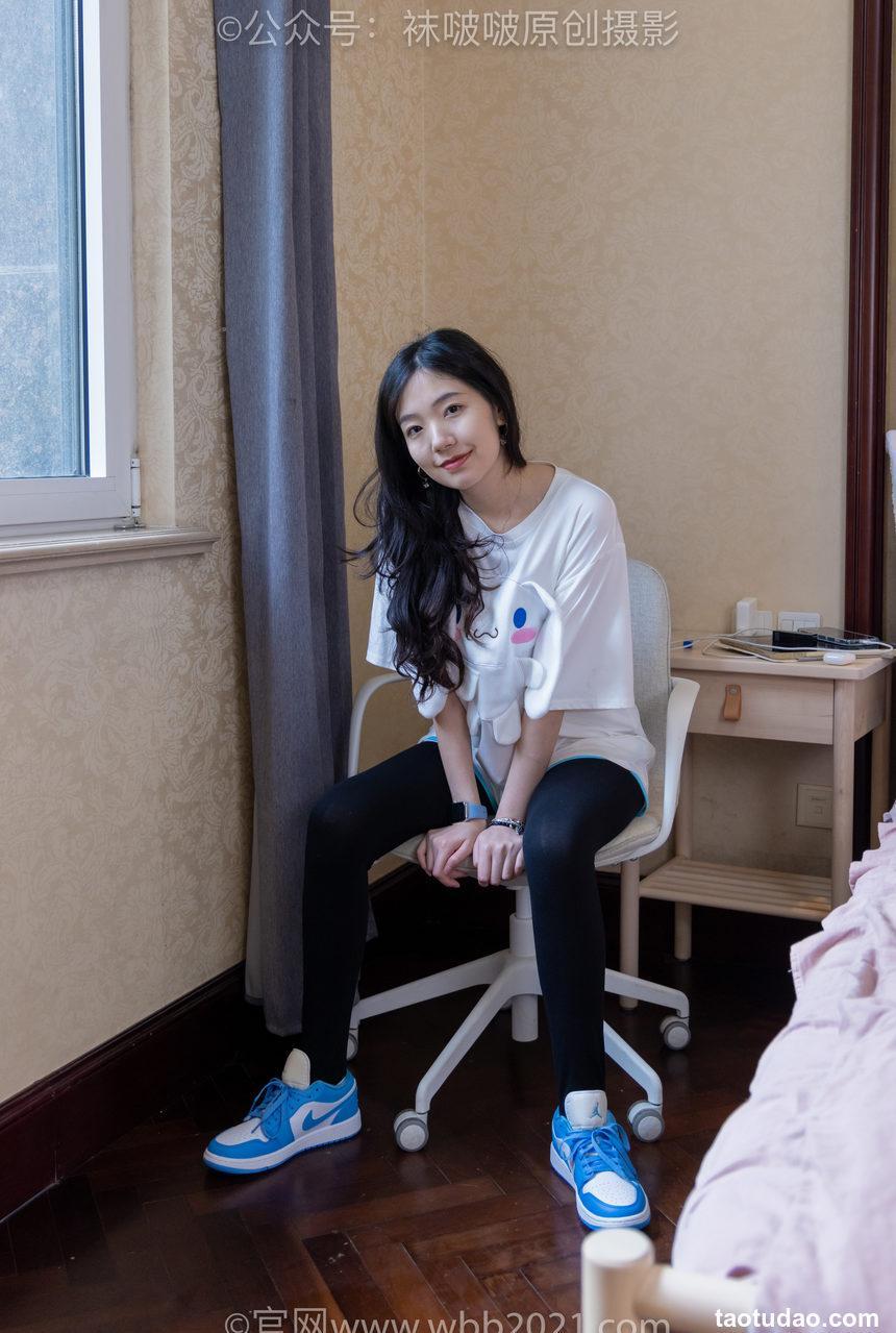 [BoBoSocks袜啵啵]NO.516 小甜豆-板鞋、厚黑色踩脚裤袜、白棉袜[145P+1V／7.18GB]