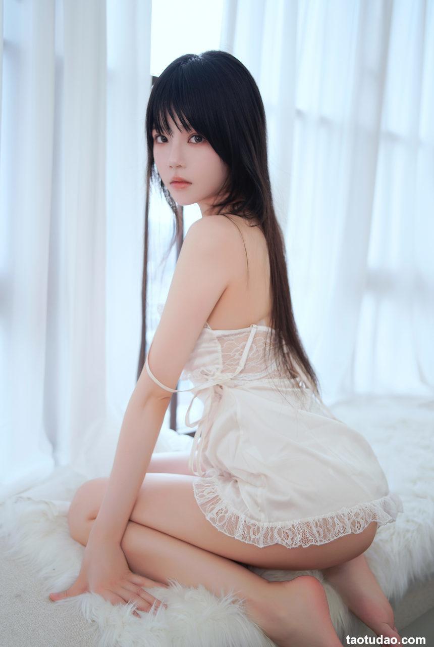 桜桃喵 –  奶油盛宴[16P+3V-1.95G]