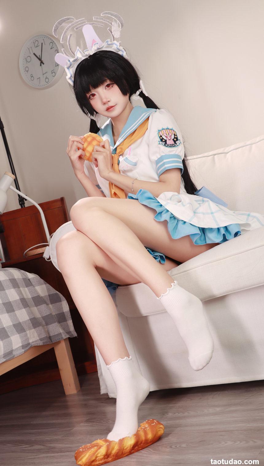 五更百鬼 –  JK女仆 [15P-290MB]