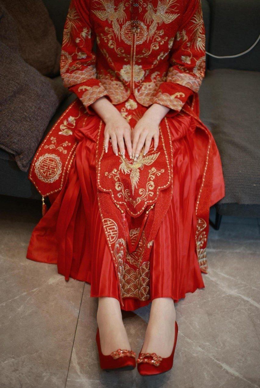 微密圈 白龙猫女-肉丝秀禾服[34P+3V-37MB]